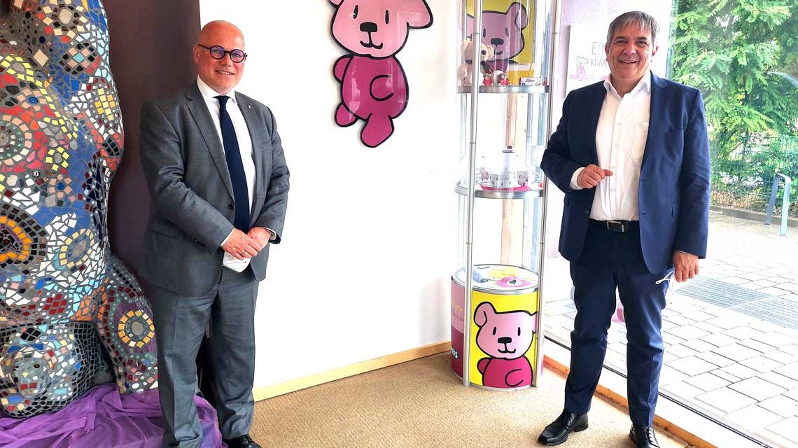 Lutz Hoppe (li) und OB Gert-Uwe Mende
