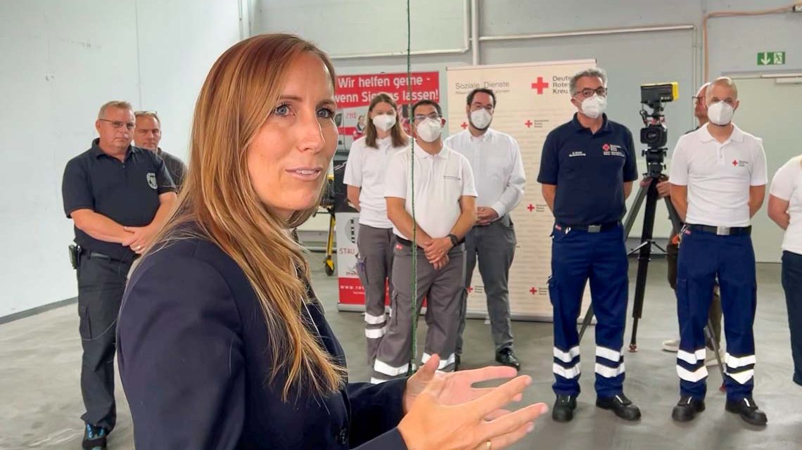 Astrid Wallmann beim DRK