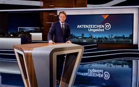 Rudi Cerne im Münchener Studio von Aktenzeichen XY
