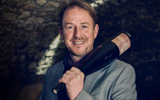 Winzer und Auto Andreas Wagner liest im Ideengarten Gramenz.