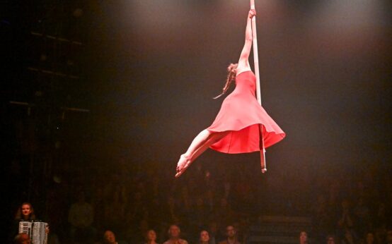 Henriette Lechler am Flying Pole.